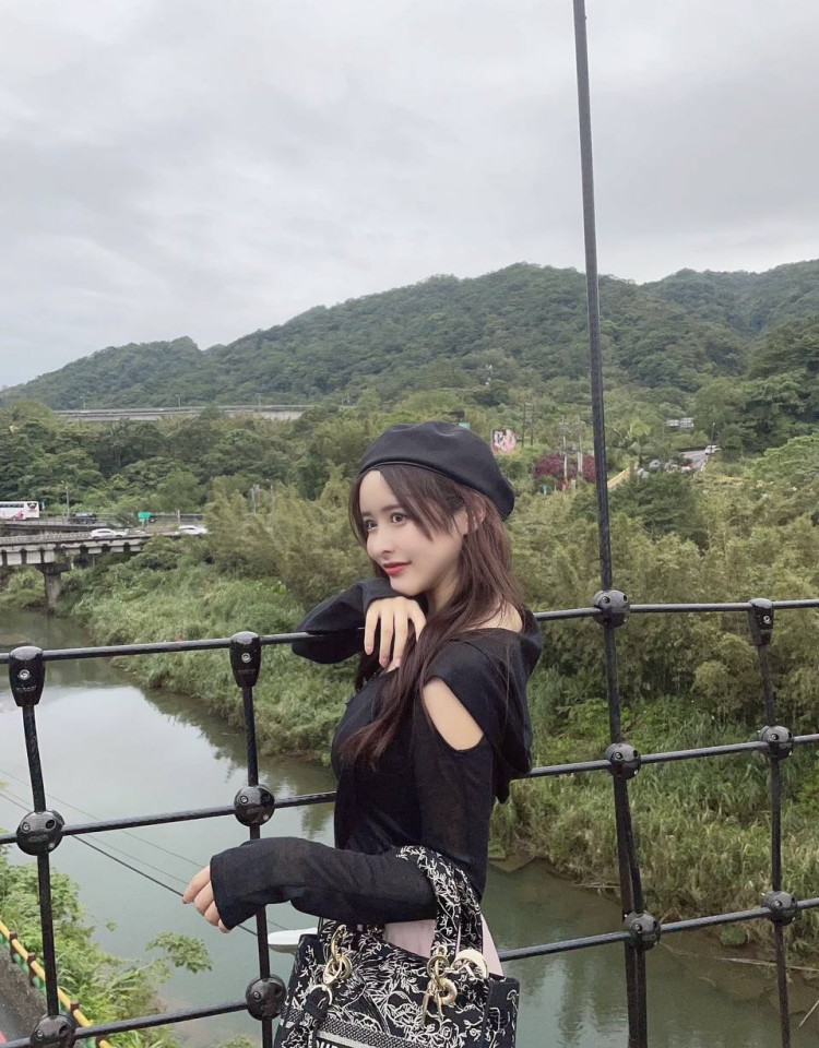 滚烫公媳1到50集免费,手机免费看电影
